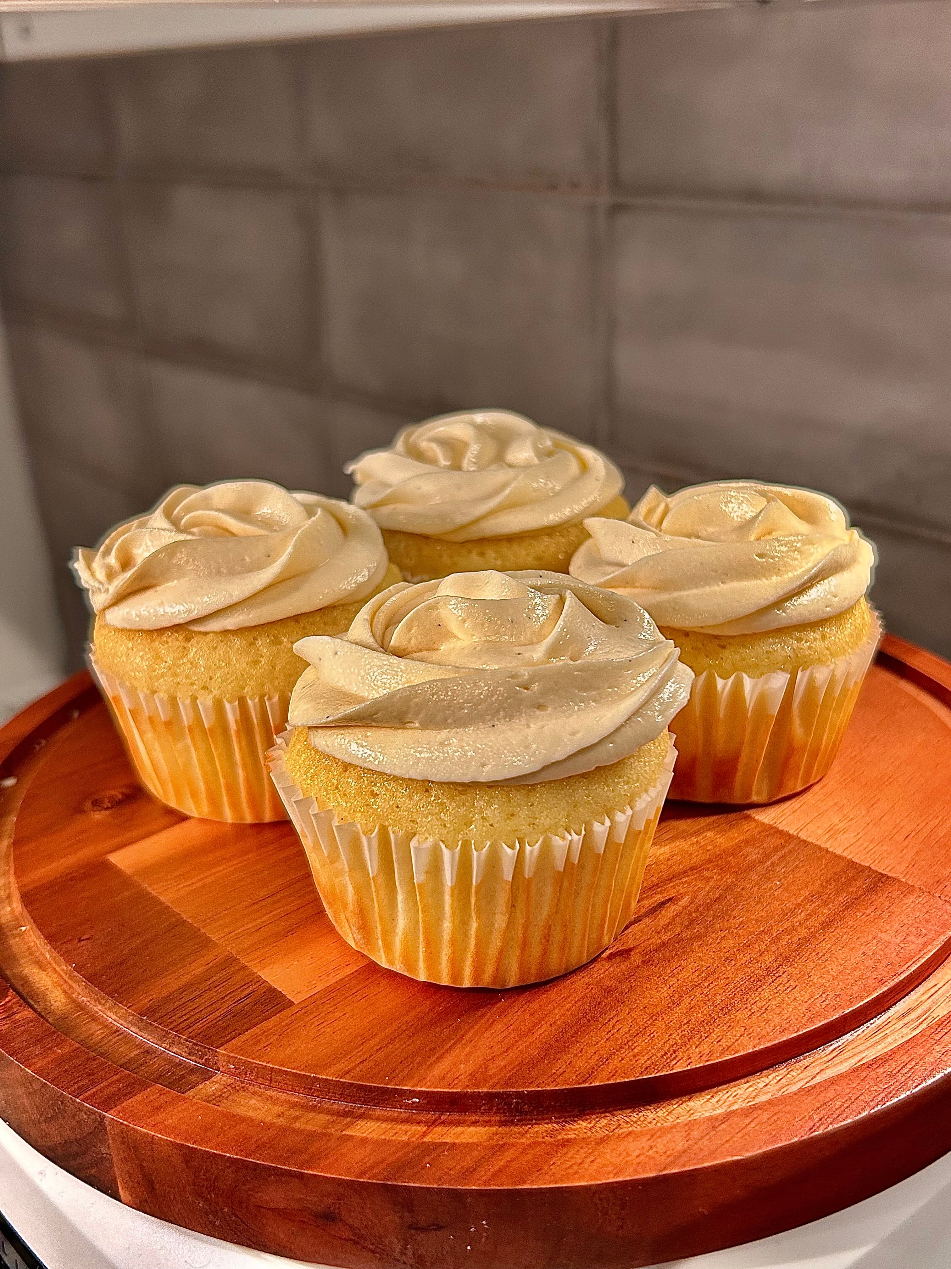 Vanilla rosette cupcakes